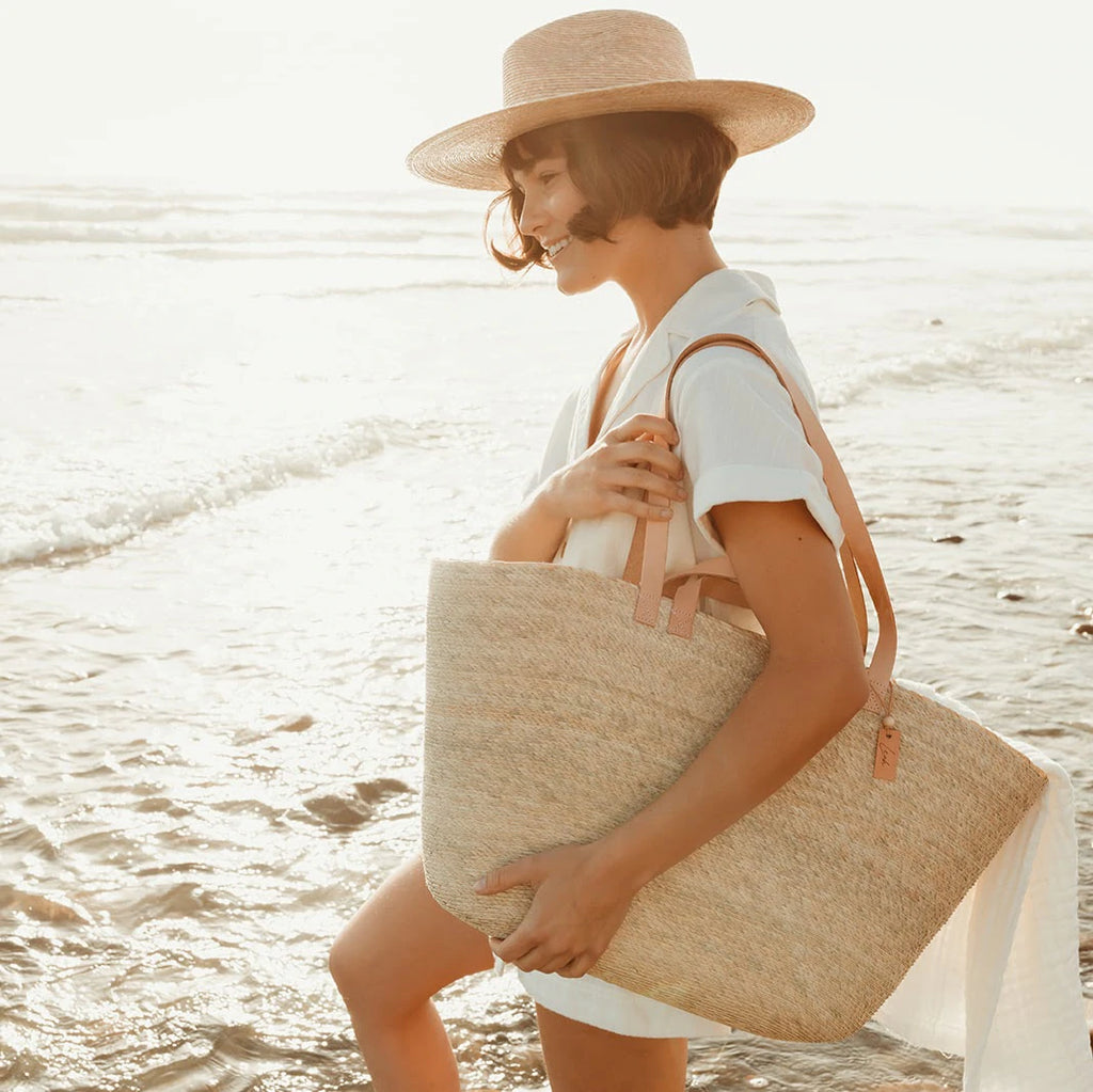 AS SEEN ON LOVERLY GREY!! Hat Carrying Beach Bag in Light